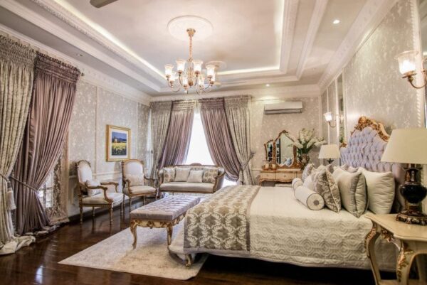 Transform Space Sanctuary with Elegant Bedroom Curtains